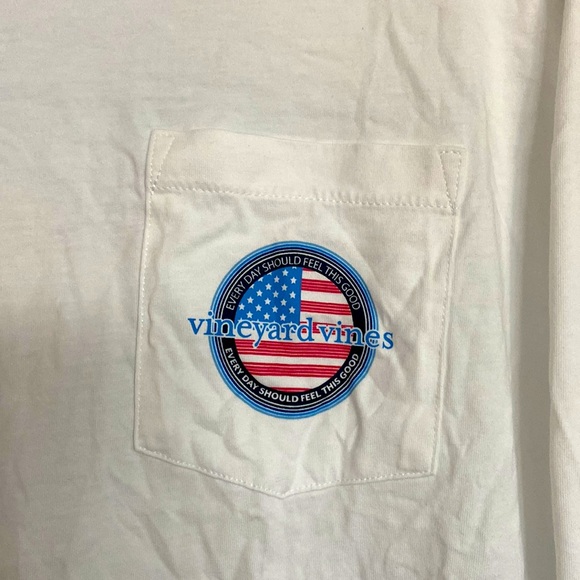 NWT White Vineyard Vines Long Sleeve T-Shirt with pocket- Large. - Picture 2 of 5